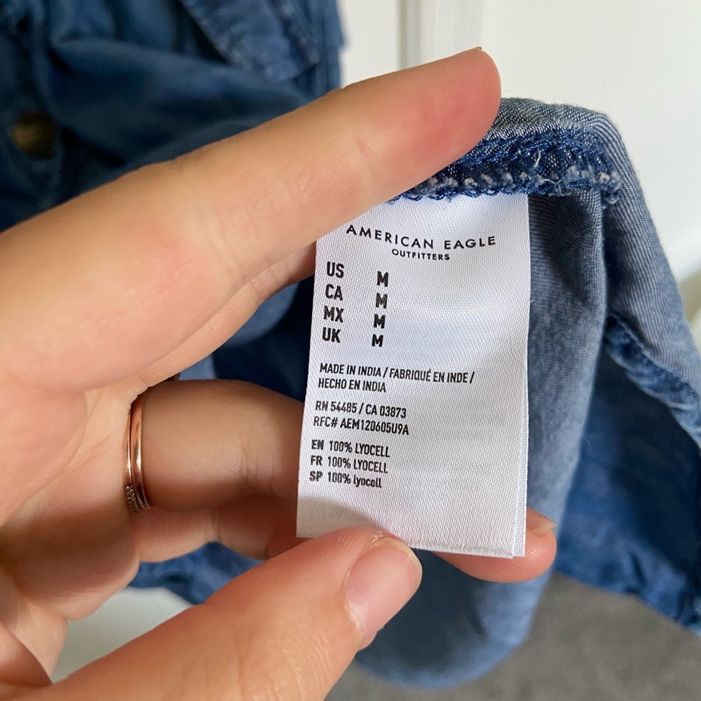 NWOT | American Eagle women’s denim button-front dress — medium - Picture 4 of 5